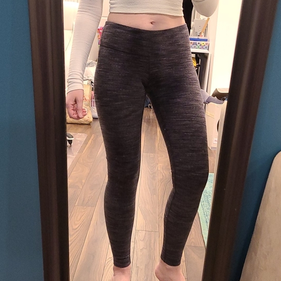 Lululemon yoga pants - Picture 1 of 6